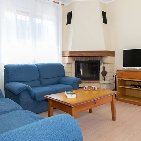 Holiday home Alba House With Private Pool, Garden And Bbq Riumar