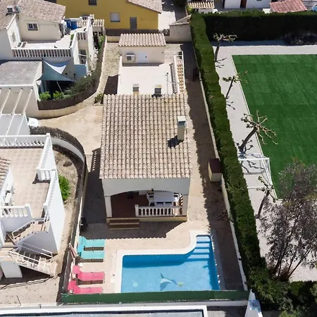 Holiday home Alba House With Private Pool, Garden And Bbq *